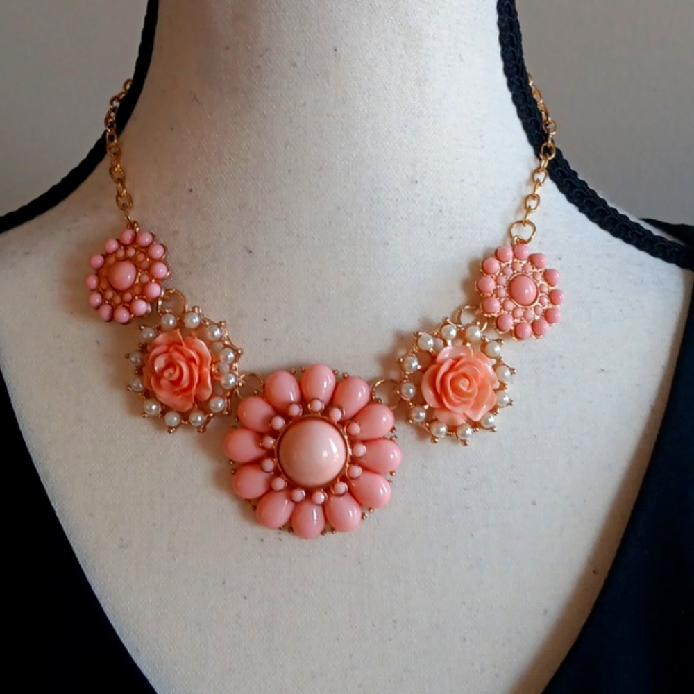 Necklace Trendy women flowers 💐 😍